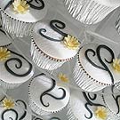 Shimmer-Daisy-Cupcakes.jpg